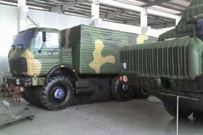 乌恰大型军事车